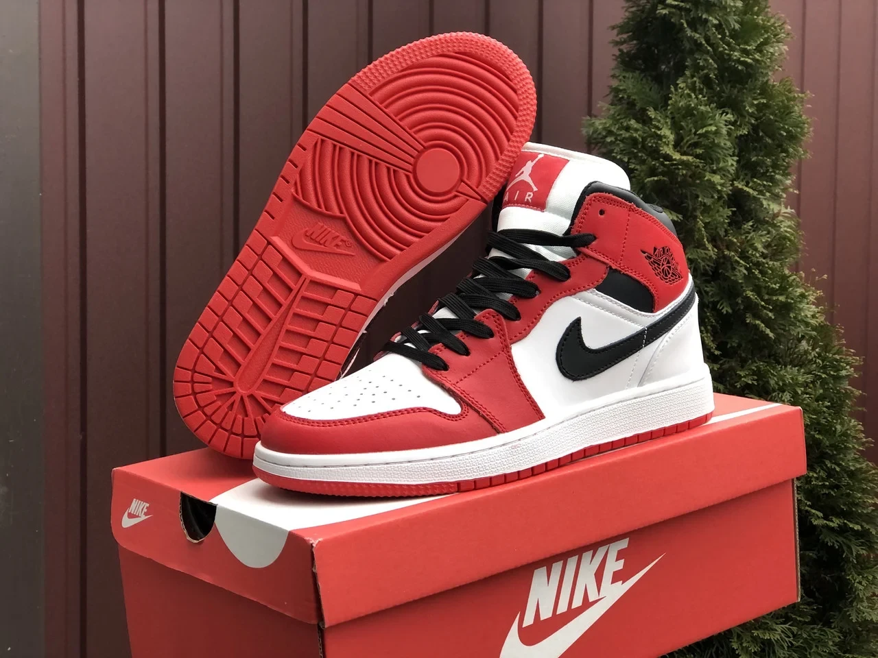 Кросівки чоловічі шкіряні Nike Air Jordan (червоні з білим), найк ейр джордан [41 - 45 р.] (41-26.2см)