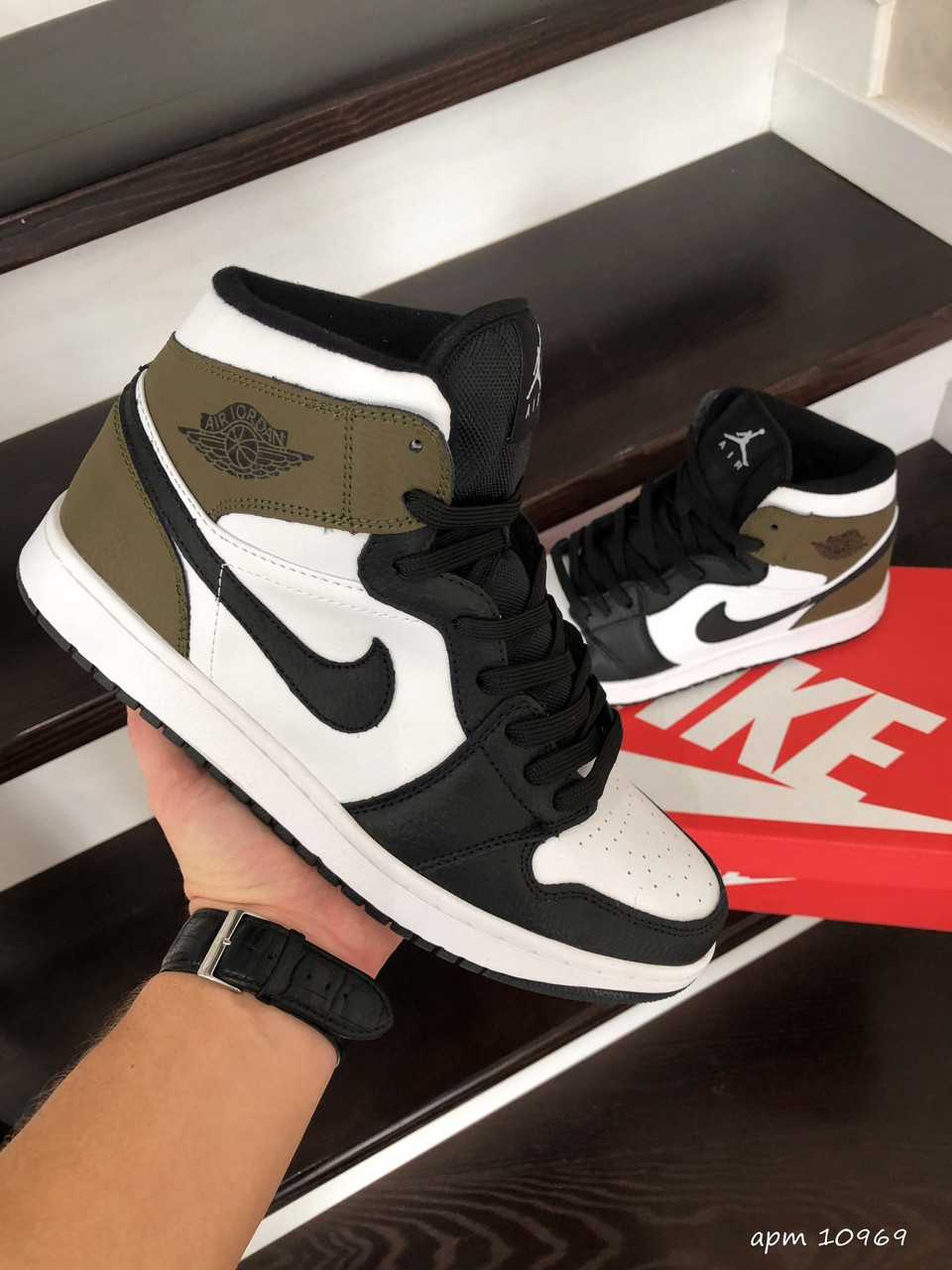 Чоловічі кросівки Nike Air Jordan чорні з білим\темно зелені 42