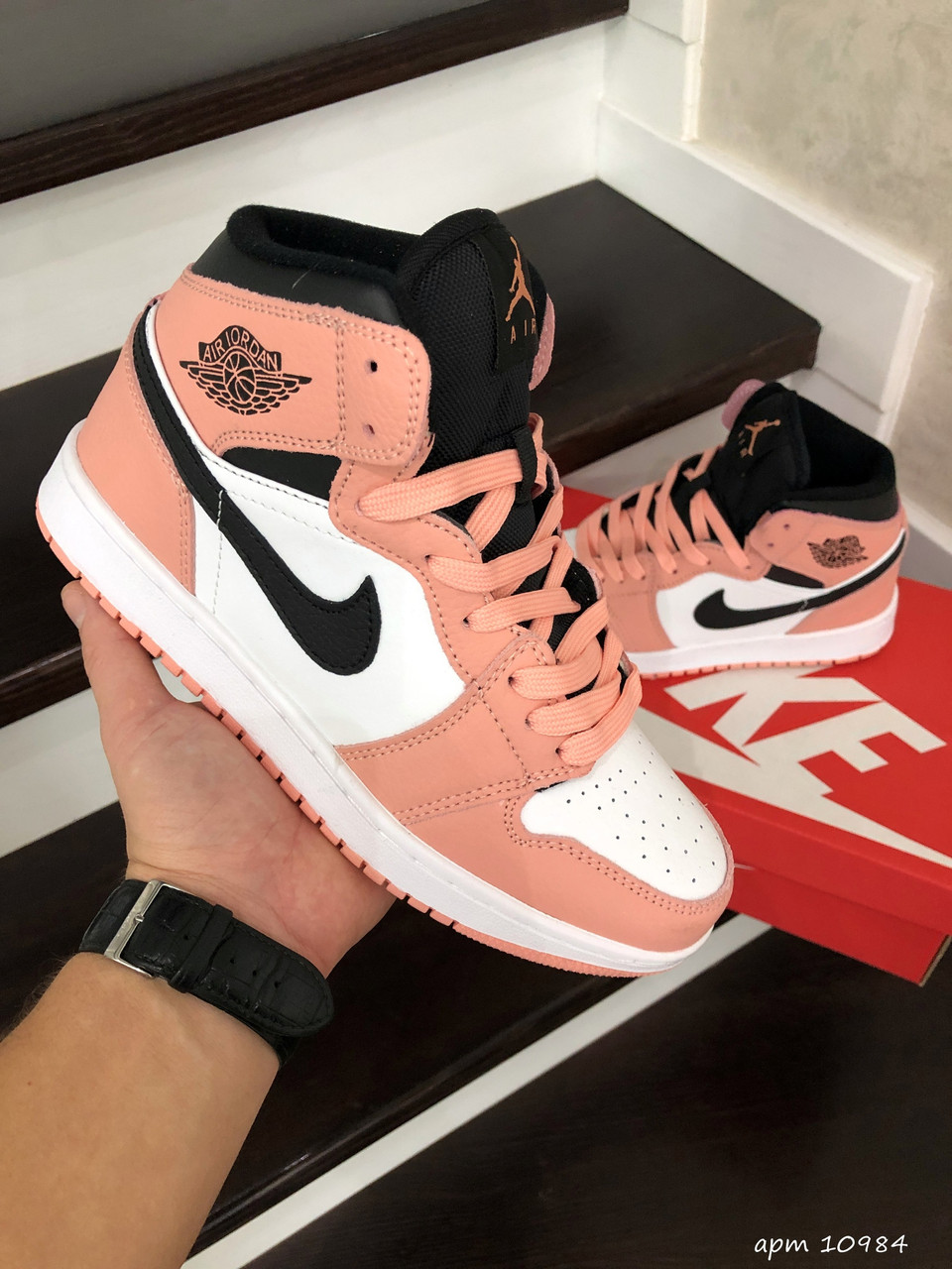 Кросівки жіночі Nike Air Jordan персикові 39, фото 1