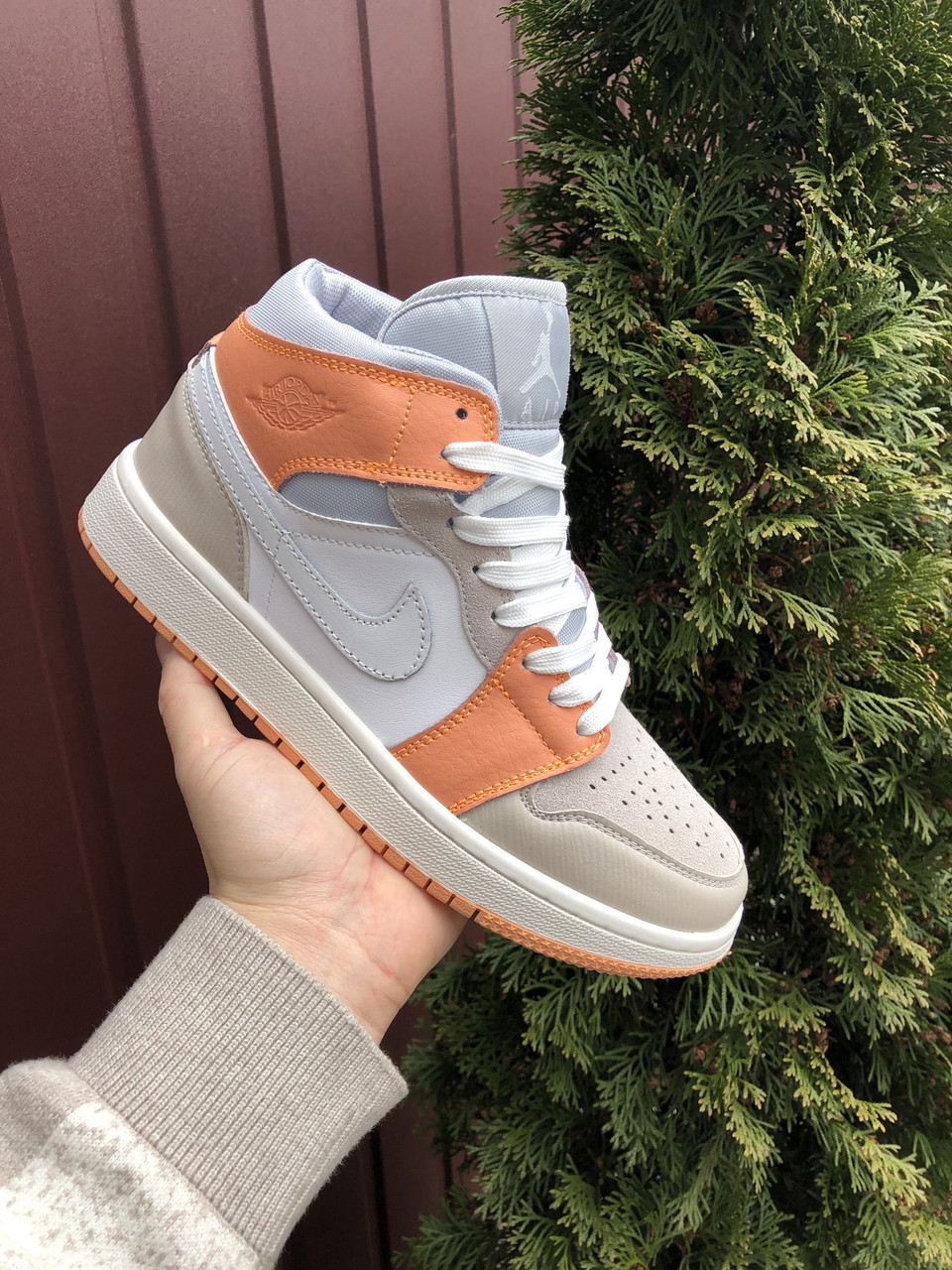 Жіночі кросівки Nike Air Jordan сірі із персиковим, Найк Айр Джордан [36 - 41] (36-23см), фото 1