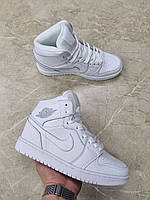 Кроссовки женские Nike Air Jordan белые высокие кожаные демисезонные повседневные найк аир джордан