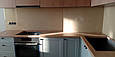 Оздоблення стін на кухні склом Лакобель бежевого кольору, фото 3
