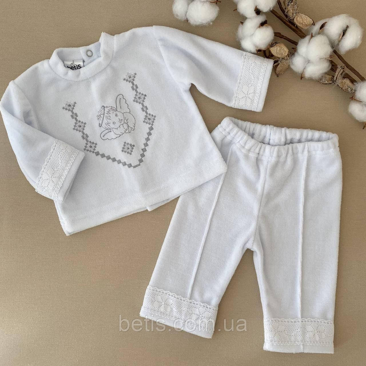 К-м "Маленький янгол В" Хлопчик д.р. з вишивкою Білий/срібло Велюр арт.27686850 Зріст 74-46(р)