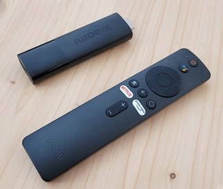 Смарт приставка + пульт ДУ Xiaomi Mi TV Stick 4K Android 11 2GB 8GB Global