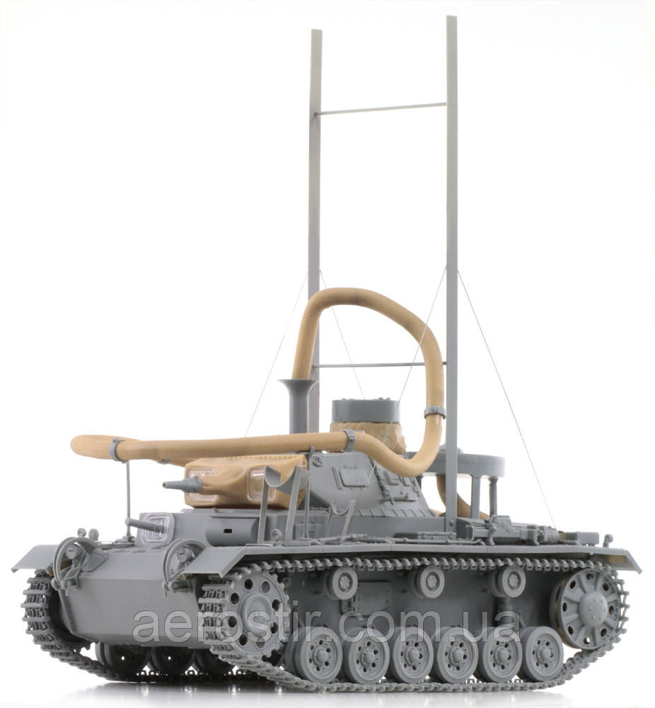 Pz.Kpfw.III Ausf.F ' Operation Seelowe'' 1\35 Cyber Hobby 6717 - фото 3 - id-p255566603