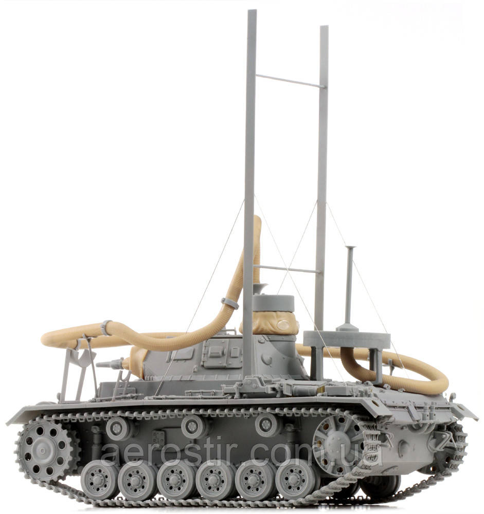 Pz.Kpfw.III Ausf.F ' Operation Seelowe'' 1\35 Cyber Hobby 6717 - фото 4 - id-p255566603