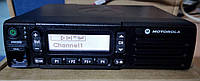 Motorola DM2600 UHF аналогово-цифровая мобильная радиостанция