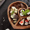 Дерев'яна тарілка менажниця з роздільниками для подачі страв і закусок "Серце+" ясень 25х24 см, фото 5