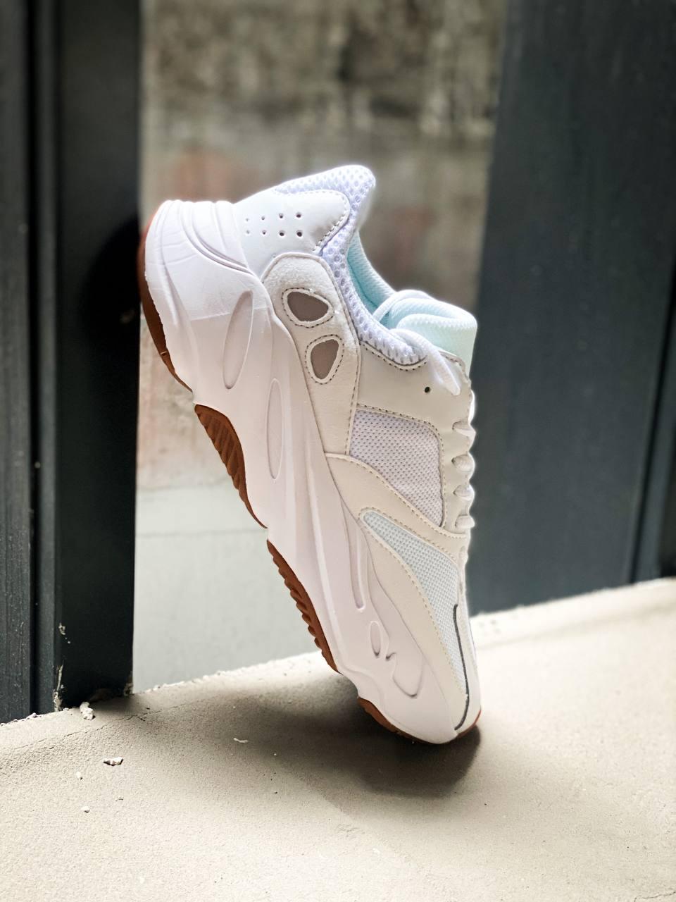 Жіночі Кросівки Adidas Yeezy Boost 700 White 36