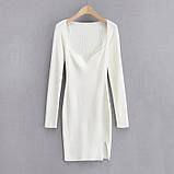 Обтисле мініплаття з довгим рукавом і фігурним вирізом Трикотажне жіноче плаття в рубчик, р. M (білий), фото 5
