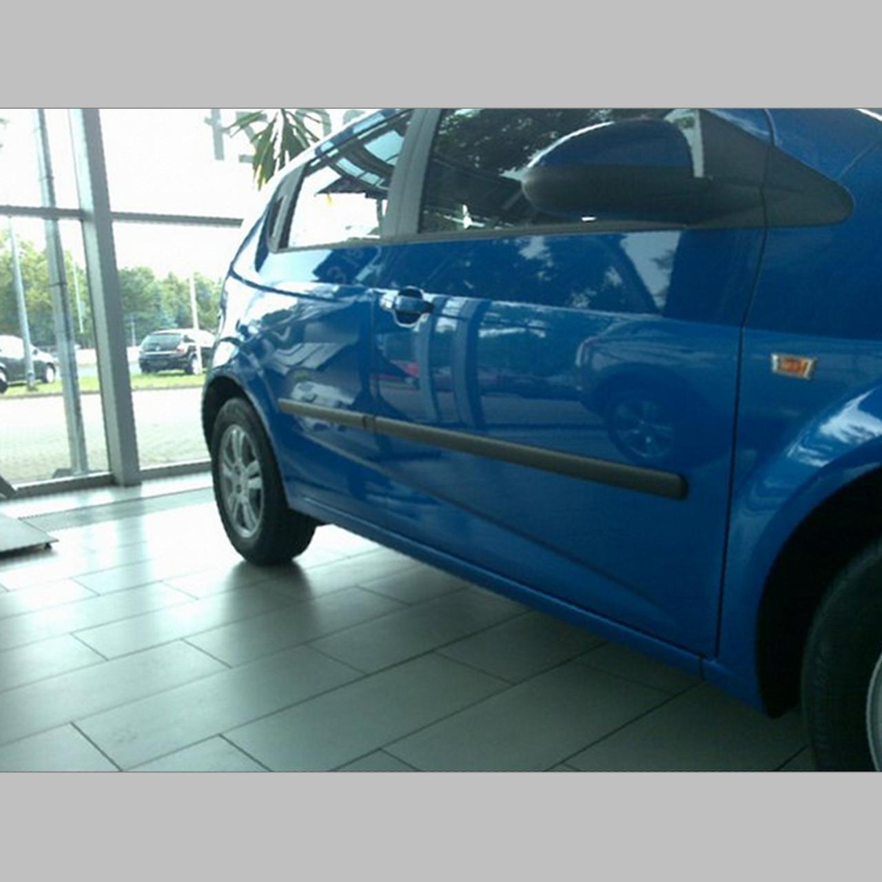 Молдинги на двері для Сhevrolet Aveo T300 5dr 2011+