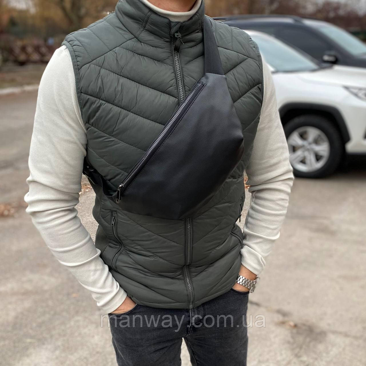 Чоловіча бананка сумка через плече з екошкіри чорна на 3 відділення