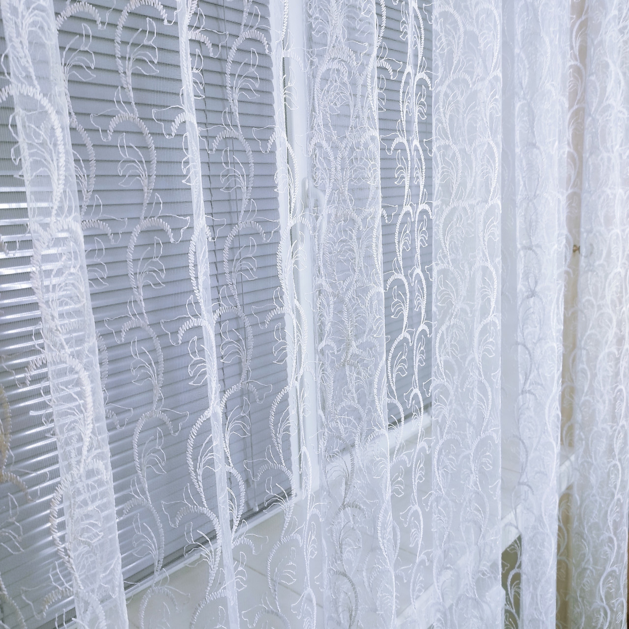 Турецький білий фатин із візерунком по всьому полю