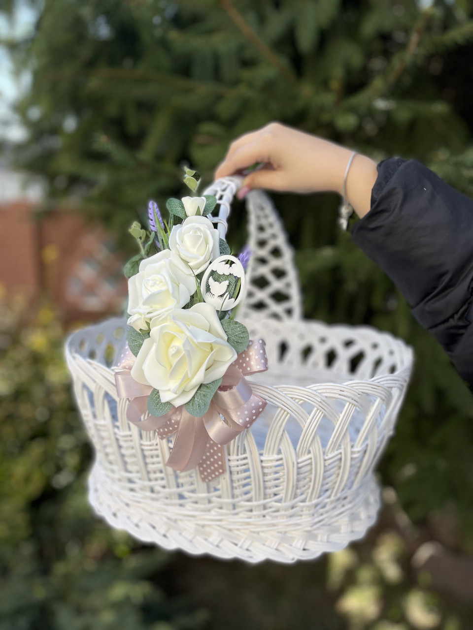 Пасхальна корзина із декором