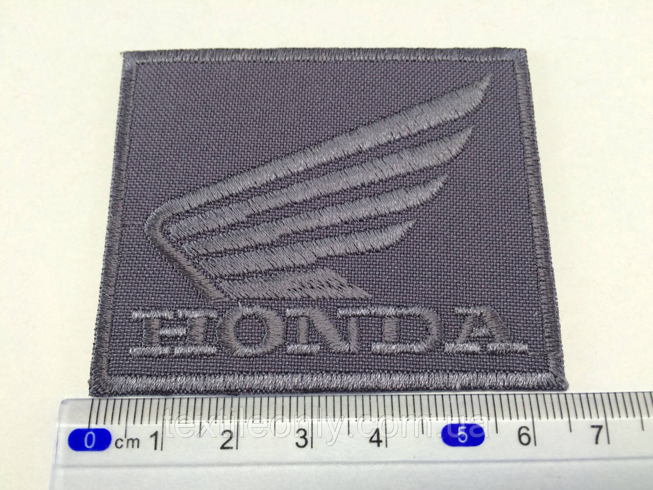 Нашивка HONDA колір темно-сірий 67x54 мм