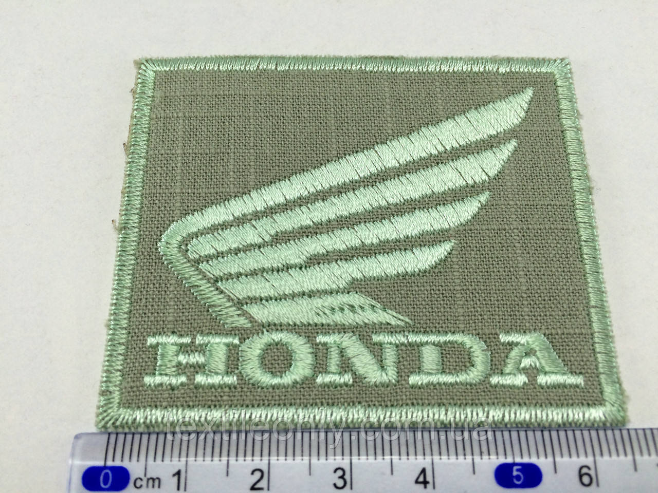 Нашивка HONDA колір оливковий 67x54 мм