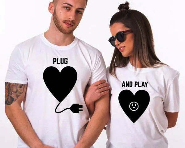 Парні футболки з принтом "Plug and play" Push IT