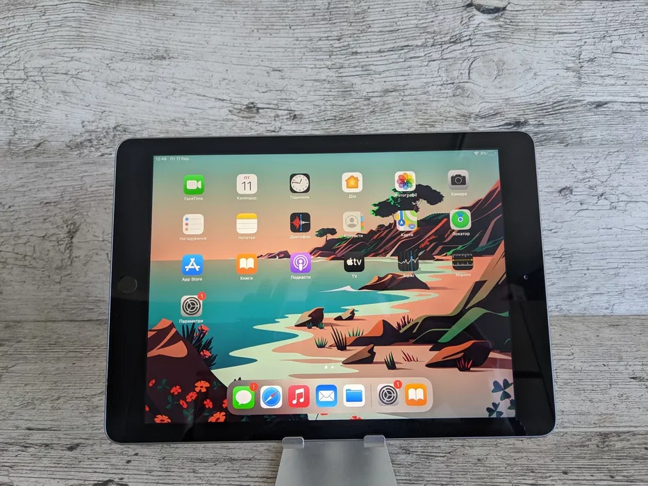 Планшет Apple Ipad 5" 32 GB  ⁇ WIFI  ⁇ Space Gray