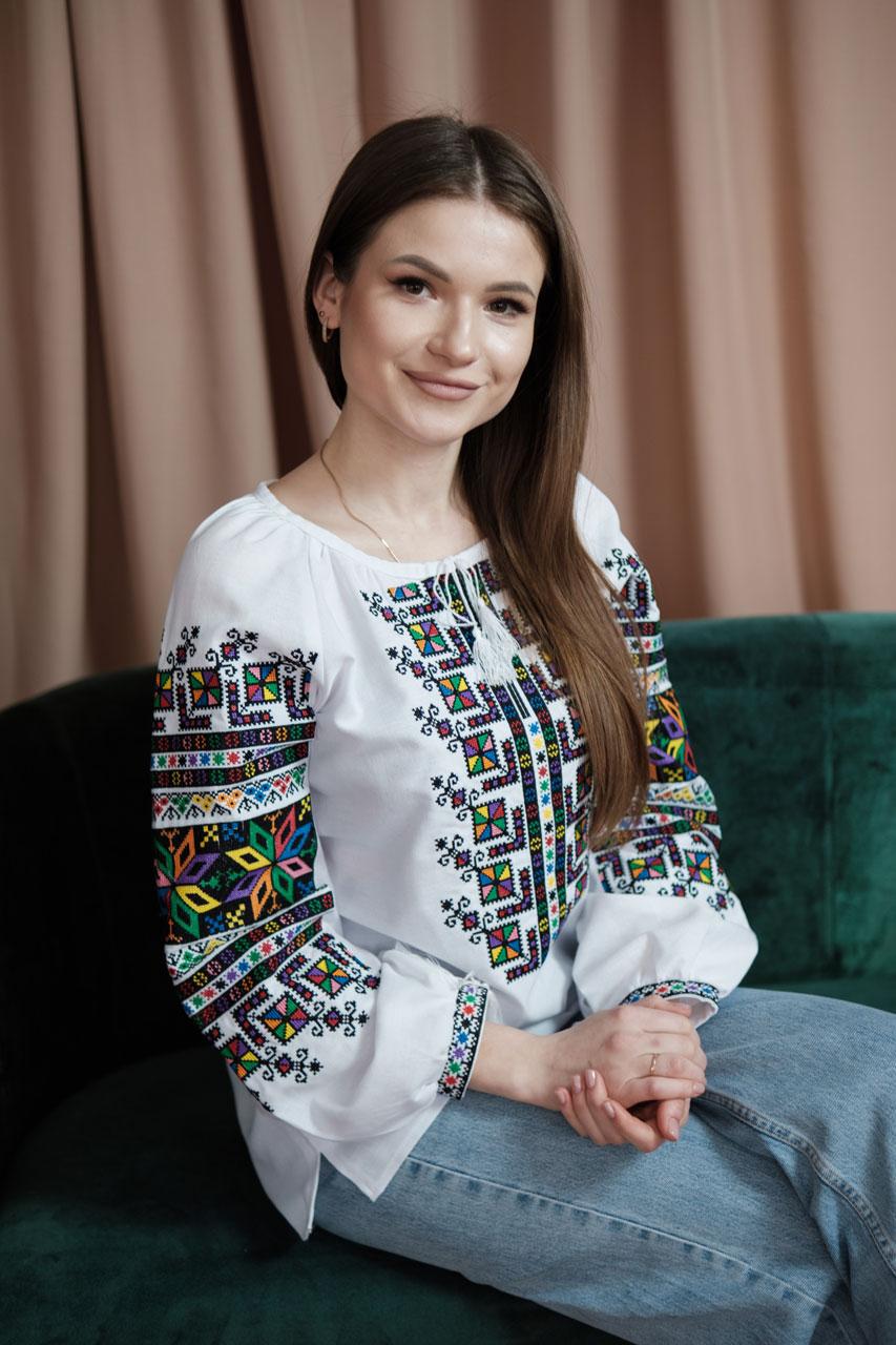 Вишиванка жіноча біла з великим різнокольоровим орнаментом, широкими рукавами, тканина - домоткане полотно - фото 1 - id-p1598361288