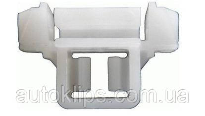 Кліпса кріплення молдінга, лістви Mercedes W124,190 W201 А0019885181