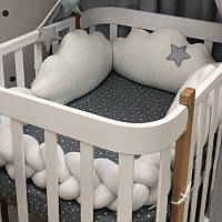 Бортики в детскую кроватку защита Маленькая Соня для новорожденных Подушечки в кроватку Облака вафельные белые