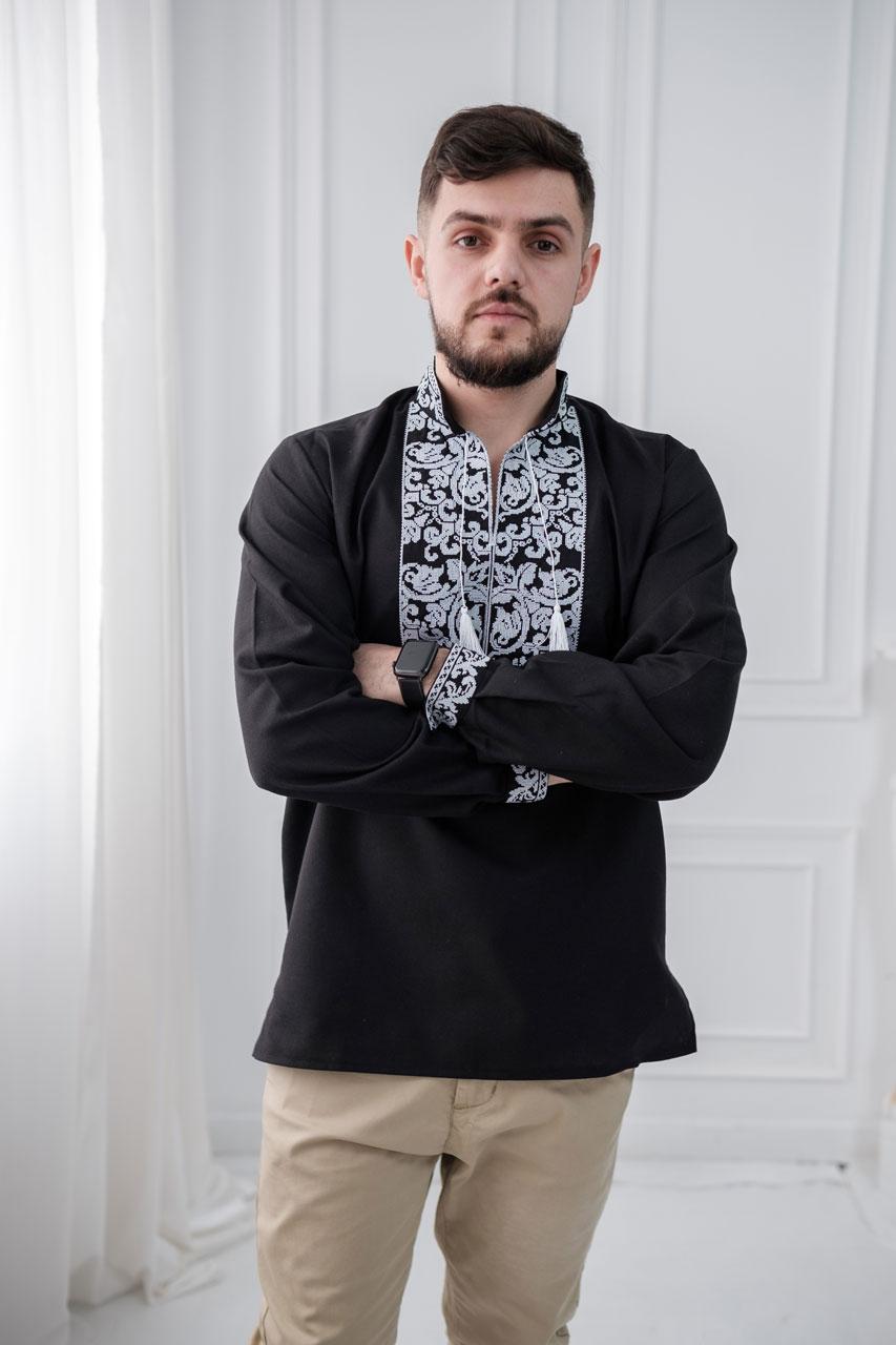 Стильна чорна чоловіча вишиванка з великим білим орнаментом, тканина - домоткане полотно, фото 1
