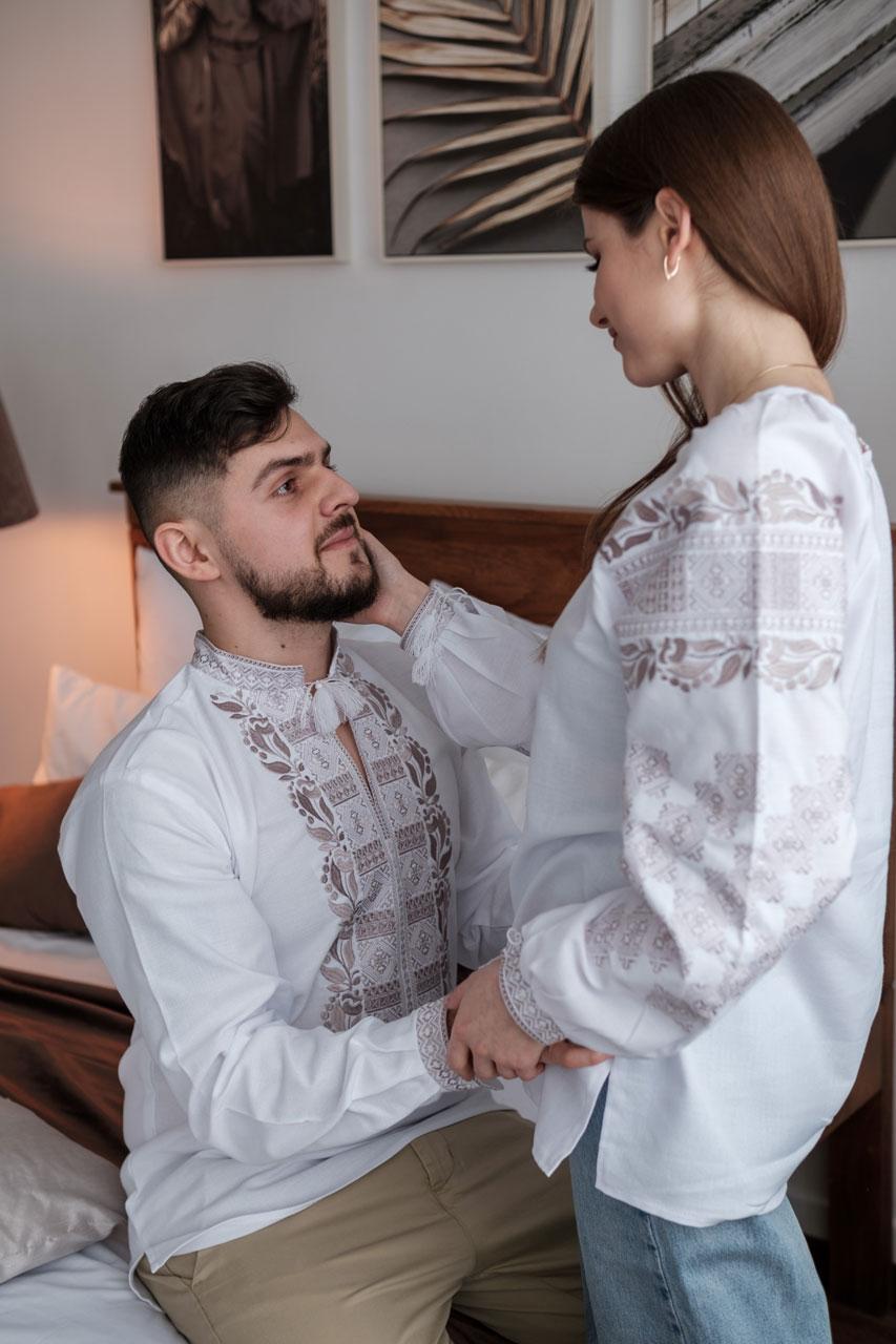 Вишиванки для пари білі з великим візерунком тілесного кольору, тканина - домоткане полотно, фото 1