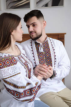 Вишиванки для пари білі з великим різнокольоровим візерунком святкові, тканина - домоткане полотно
