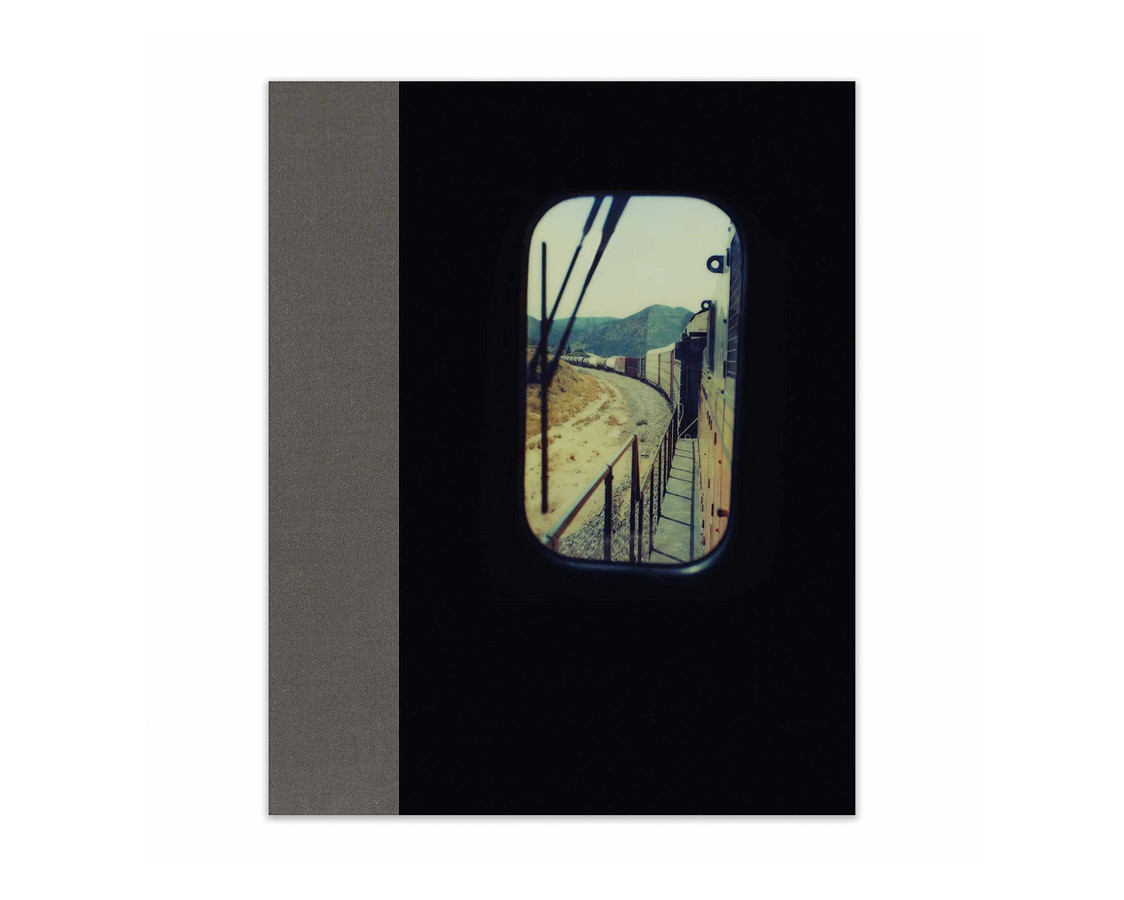 Подарункова книга для фотографів з фотографії Mike Brodie:Tones of Dirt and Bone книги про фотографів Майк Броді, фото 1