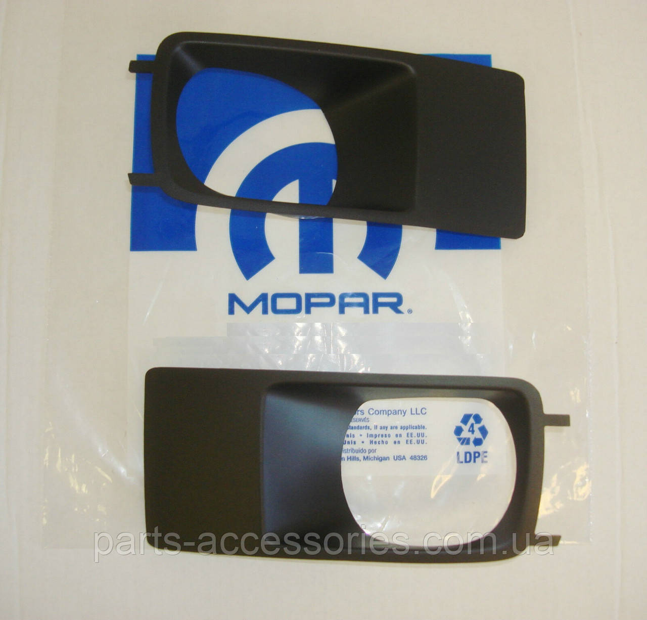 Dodge Magnum 2005-2007 Решітка ліва права решітки в передній бампер на протитуманні фари Нові Оригінал, фото 1