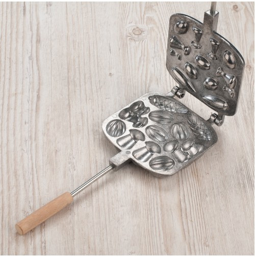 Орішниця з виїмкою під начинку