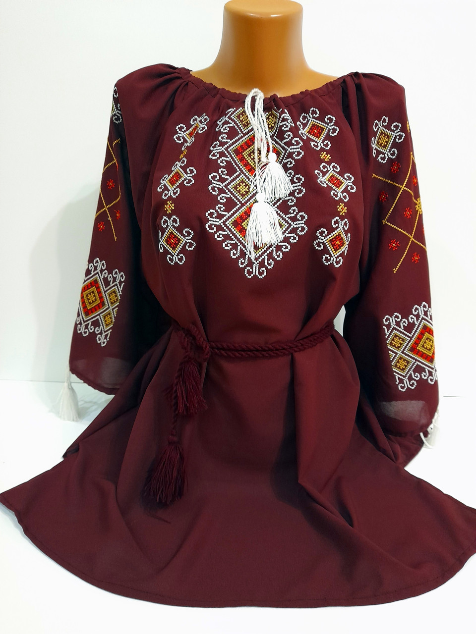 Вишиванка. Жіноча вишиванка бордова 40-64