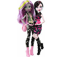 Monster High Welcome to Monster High Monstrous Rivals Дракулаура и Моаника