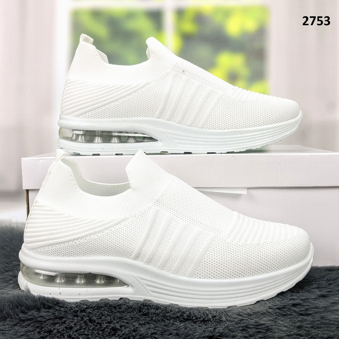 Кросівки жіночі текстильні білі на об'ємній підошві