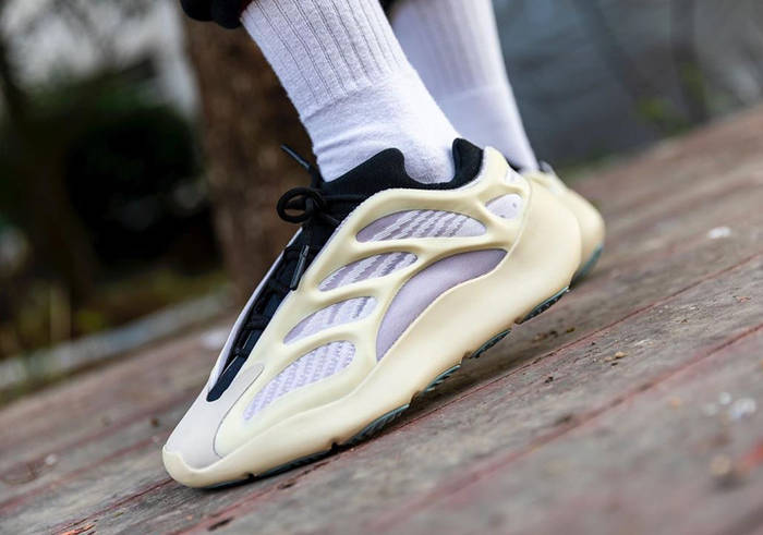 Adidas yeezy 700 arcobaleno new arrivals