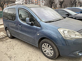 Дефлектори вікон (вітровики) Citroen Berlingo II /Partner 2008-2020 ( Вставні під ущільнювач) 2шт (HIC)