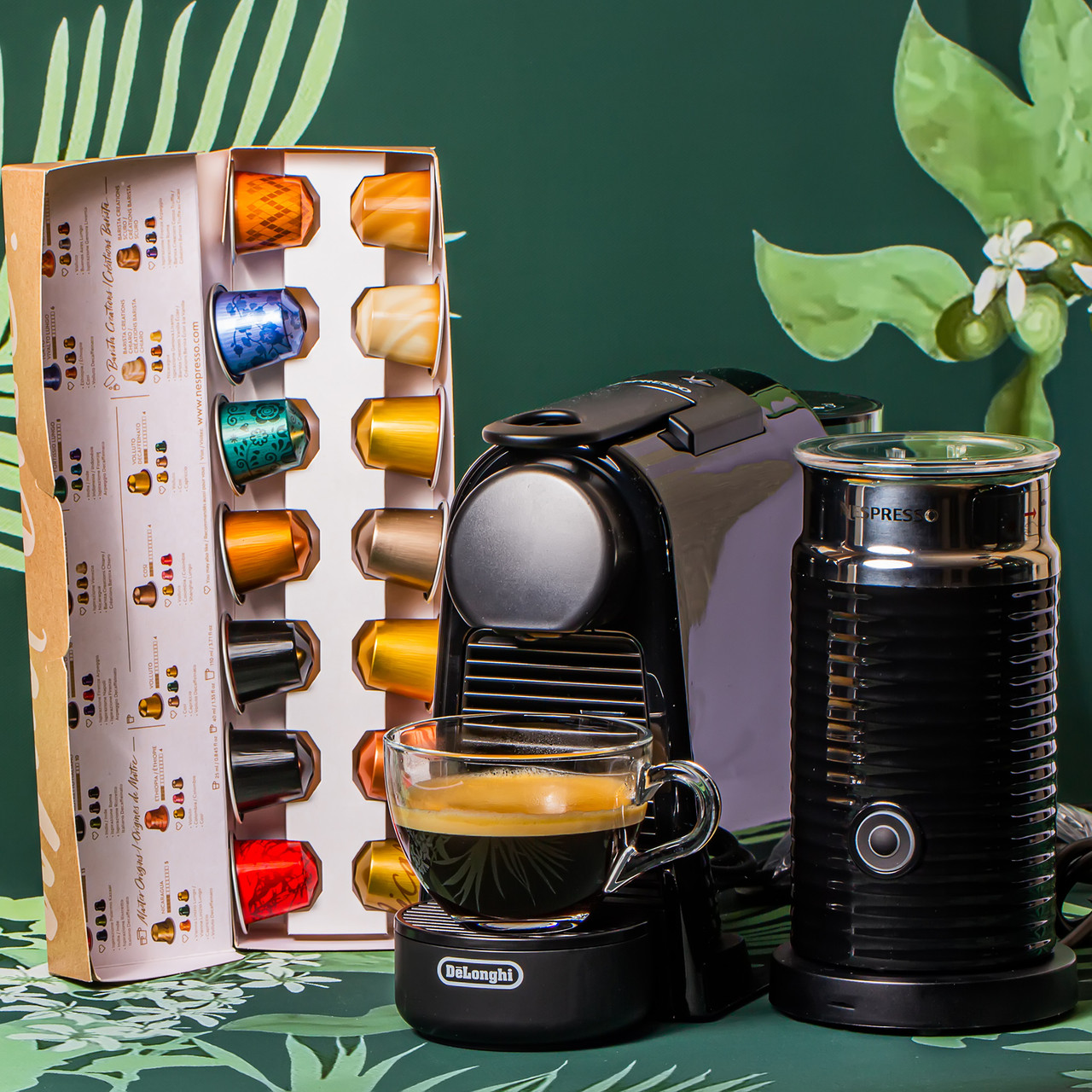 Капсульна кавоварка Nespreso Essenza Mini EN 85 Piano Black & Aeroccino 3, фото 1