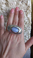 Шикарное серебряное кольцо с голубым агатом (сапфириновым)