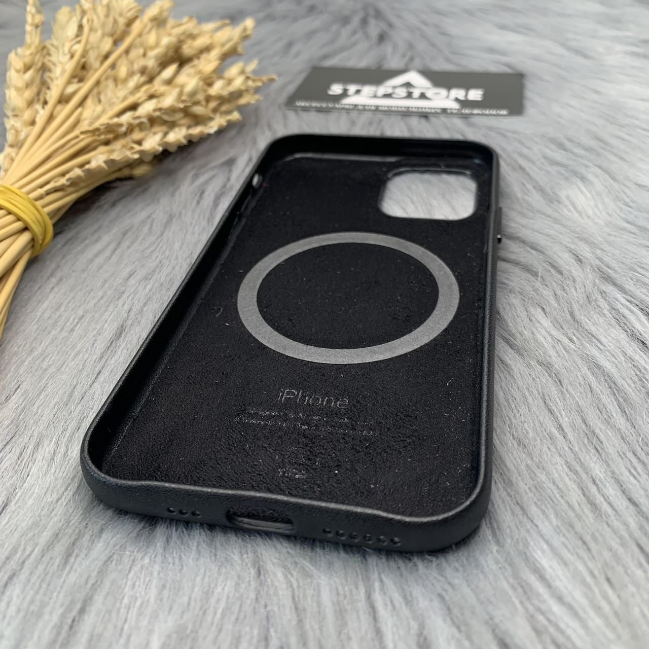 Чехол Leather Case с Magsafe для Iphone 11 pro натуральная кожаный с закрытым низом метал кнопки - фото 4 - id-p1601254389