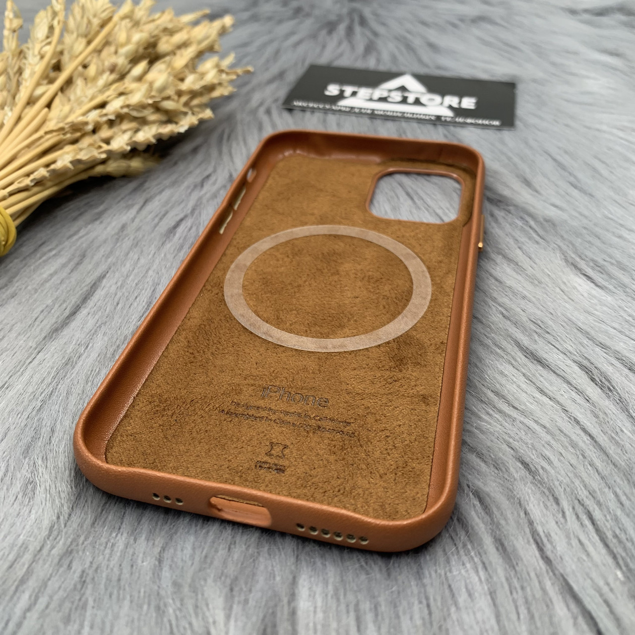 Чехол Leather Case с Magsafe для Iphone 11 pro натуральная кожаный с закрытым низом метал кнопки Коричневый - фото 2 - id-p1601300341