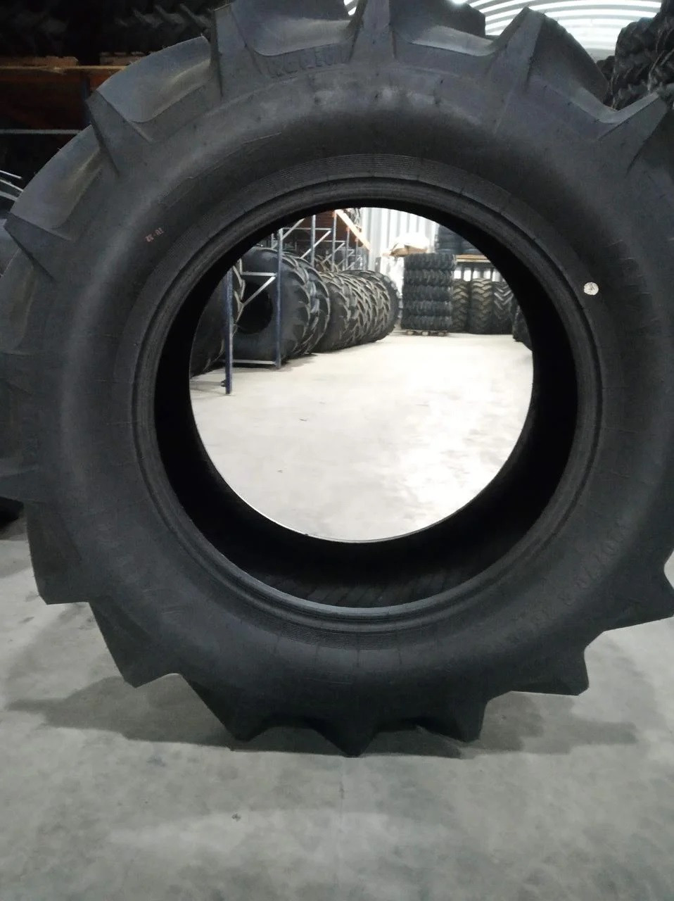 Шина 420/70R28 AC70T 133A8/133B TL Mitas Чехія