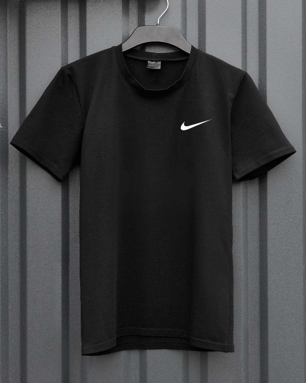 Футболка чоловіча спортивна Nike Cl літня чорна теніска пряма найк на літо