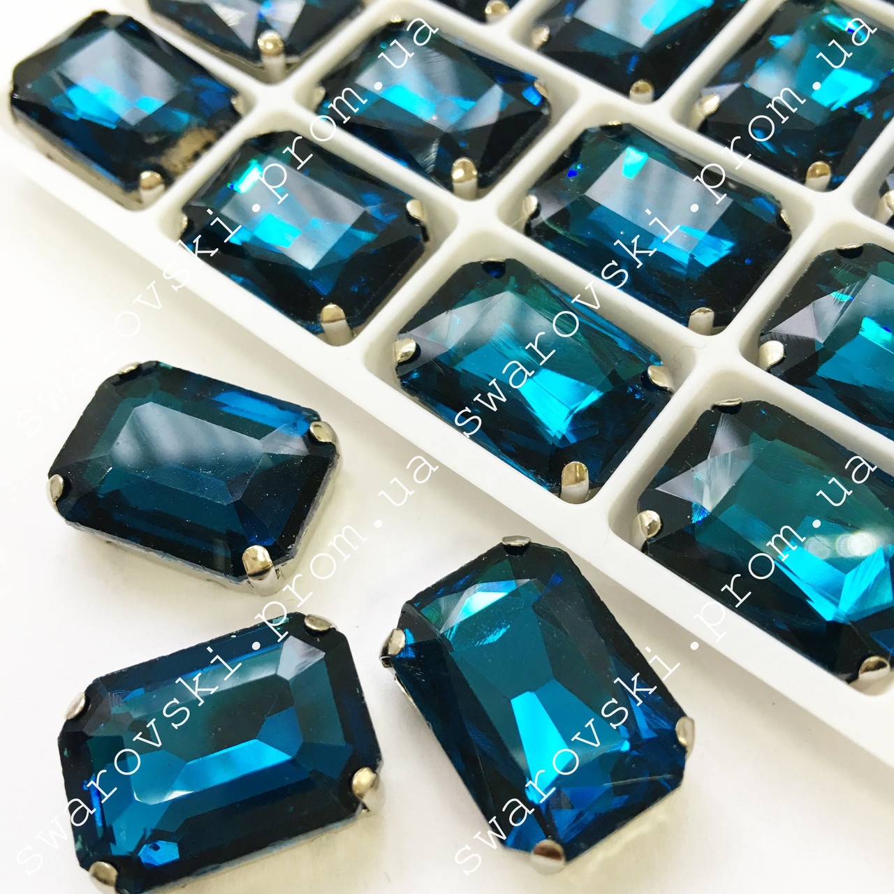 Пришивні стрази в ланцюгах. Розмір на вибір.Кольор Blue Zircon