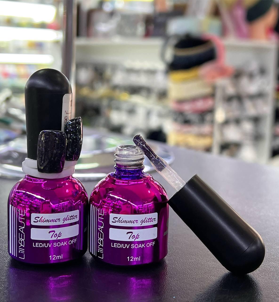 Топове покриття Lilly Beaute з голограмними пластівцями Юкі