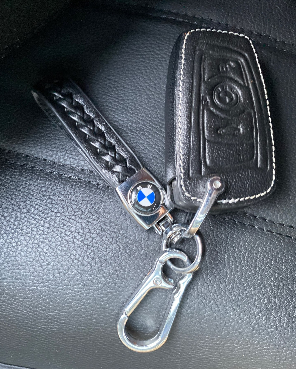 Автомобільний Брелок шкіряний з карабіном BMW (БМВ)