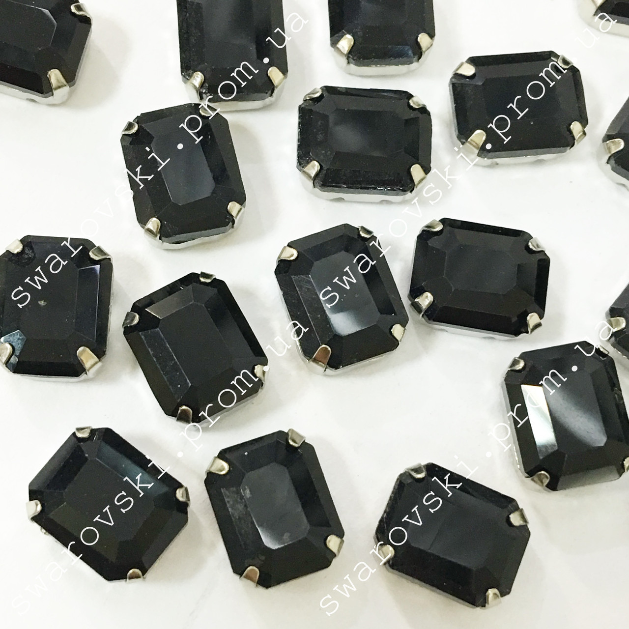 Пришивний прямокутник у цапах.13*18 мм.Кольор Jet