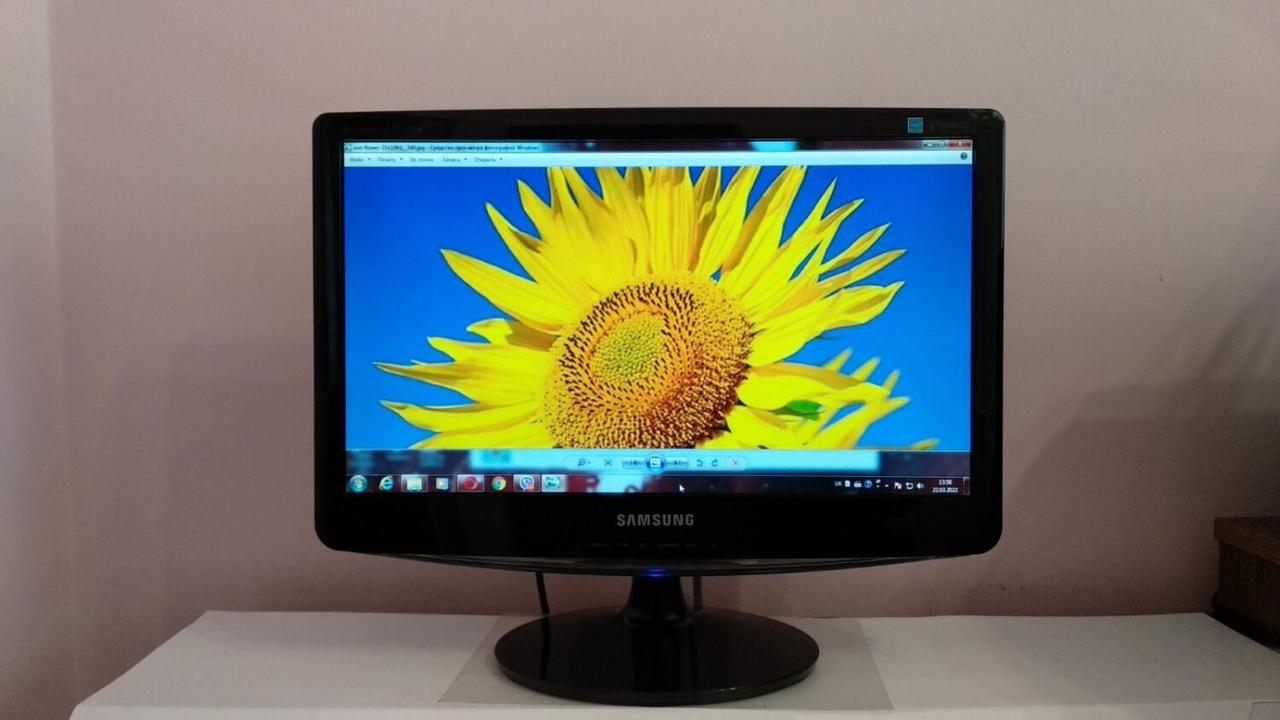 Монитор Samsung SyncMaster B1930N / 18.5" (1366x768) TN / VGA / VESA ...