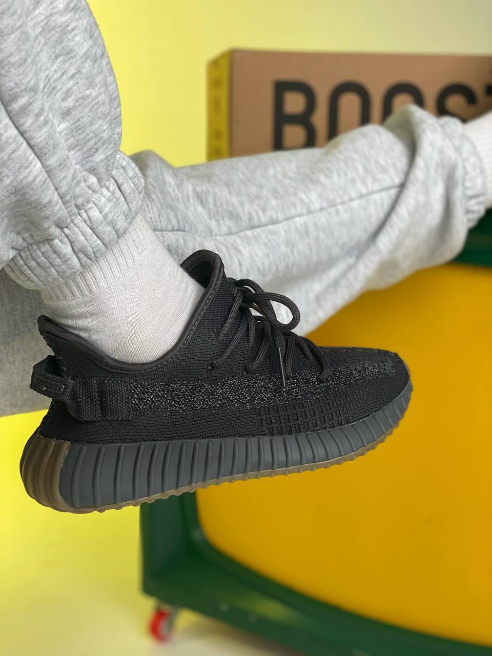 Кросівки Adidas Yeezy Boost 350 Black чорні рефлективна смуга літні жіночі адідас ізи буст сітка, фото 1
