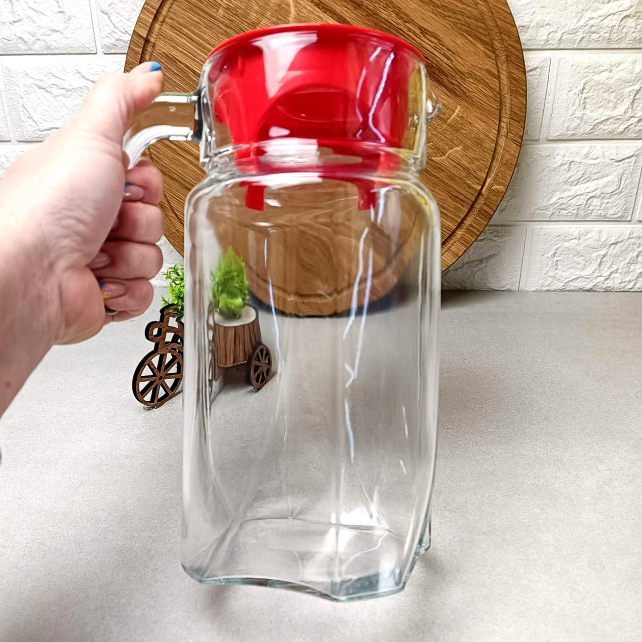 Глечик скляний з червоною кришкою Pasabahce Луна 1,7л (43544)