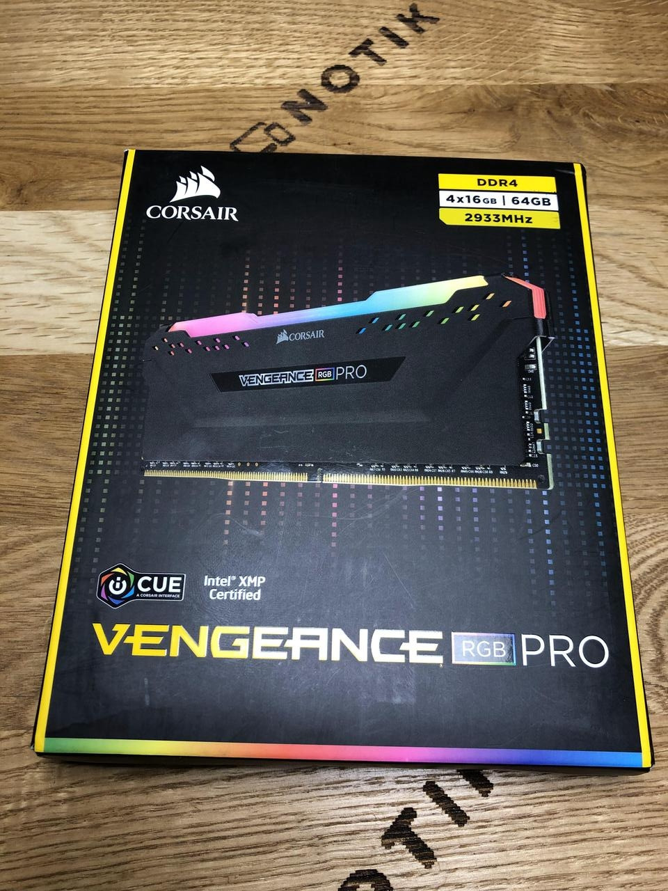 Оперативна пам'ять для настільного ПК Corsair VENGEANCE® RGB PRO 64 GB (4 X 16GB) DDR4 DRAM 2933MHZ NEW